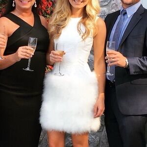 BCBGMaxAria White Brocade Sleeveless Feather/Fur Skirt Mini Dress (Size 6)